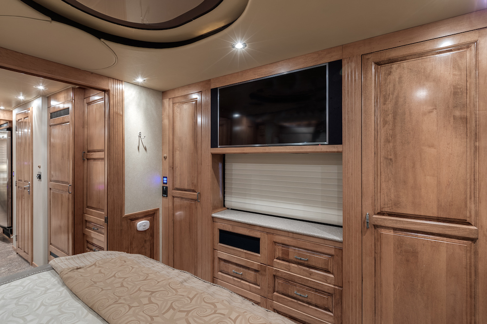 2006 Prevost Royale XLII For Sale