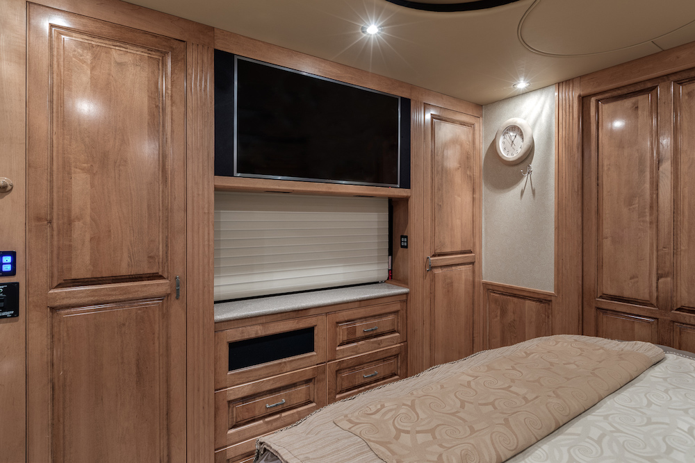 2006 Prevost Royale XLII For Sale