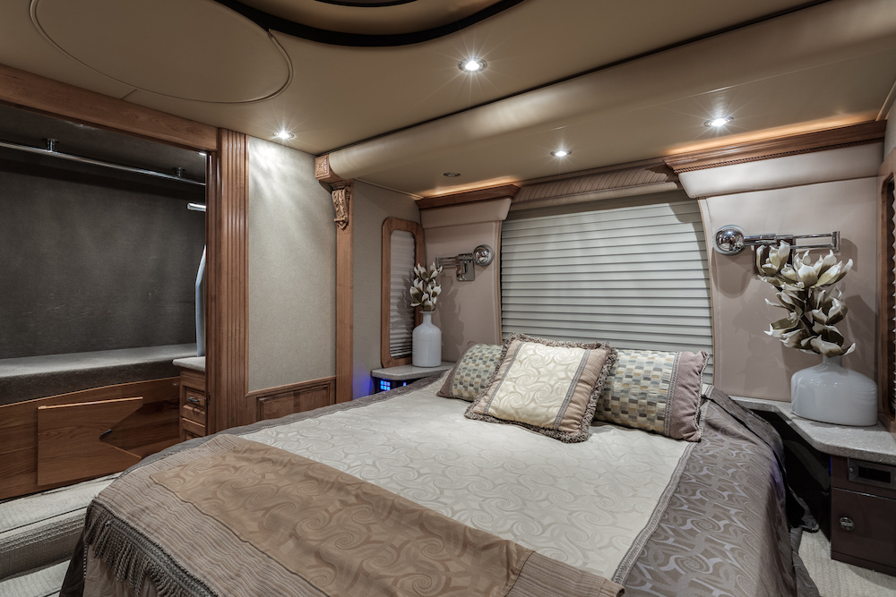 2006 Prevost Royale XLII For Sale