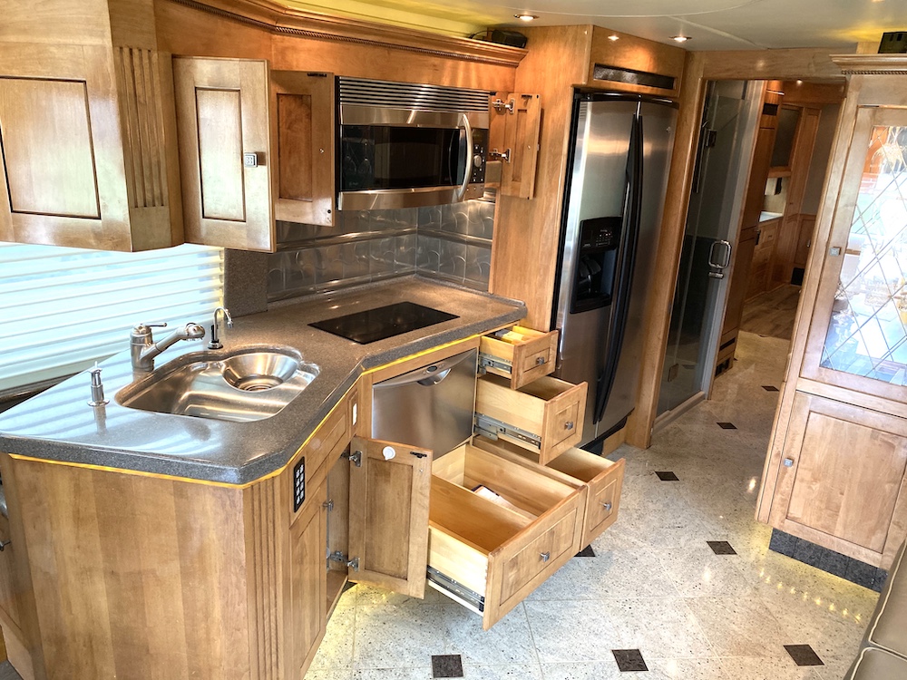 2006 Prevost Royale XLII For Sale