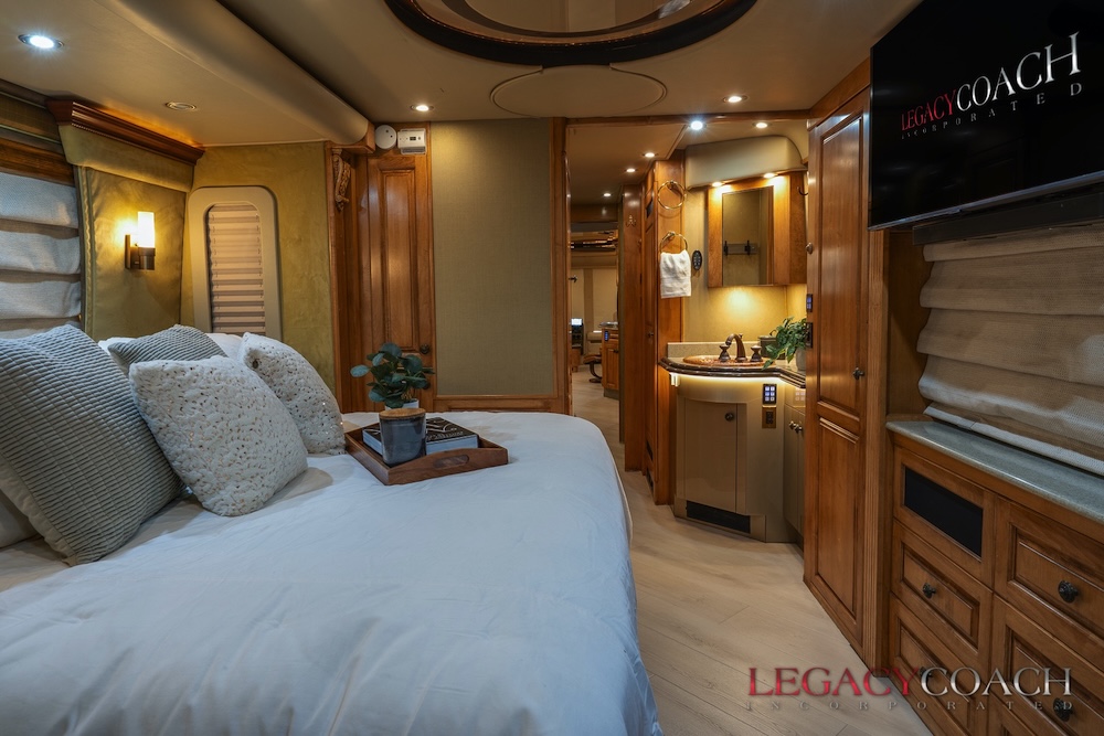2006 Prevost Royale XLII For Sale