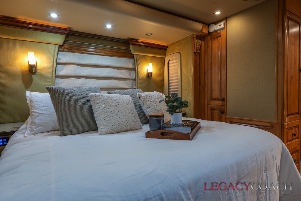 2006 Prevost Royale XLII For Sale