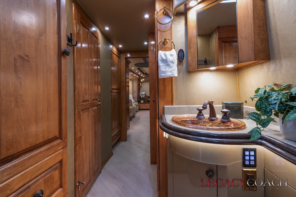 2006 Prevost Royale XLII For Sale