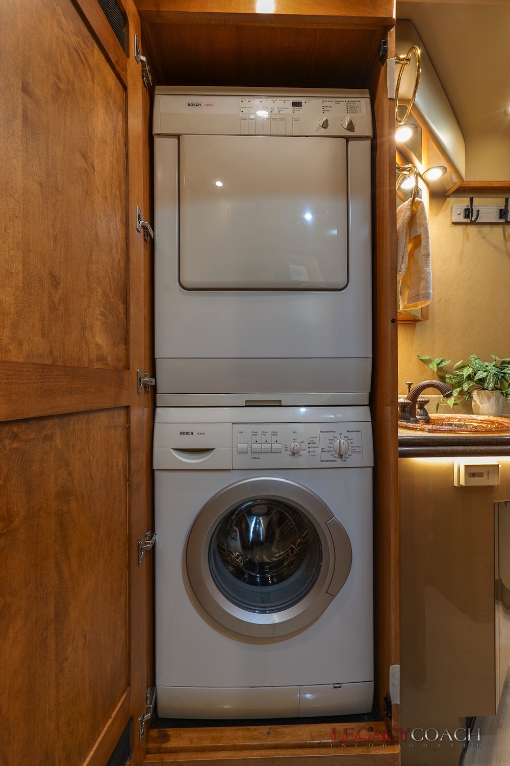 2006 Prevost Royale XLII For Sale