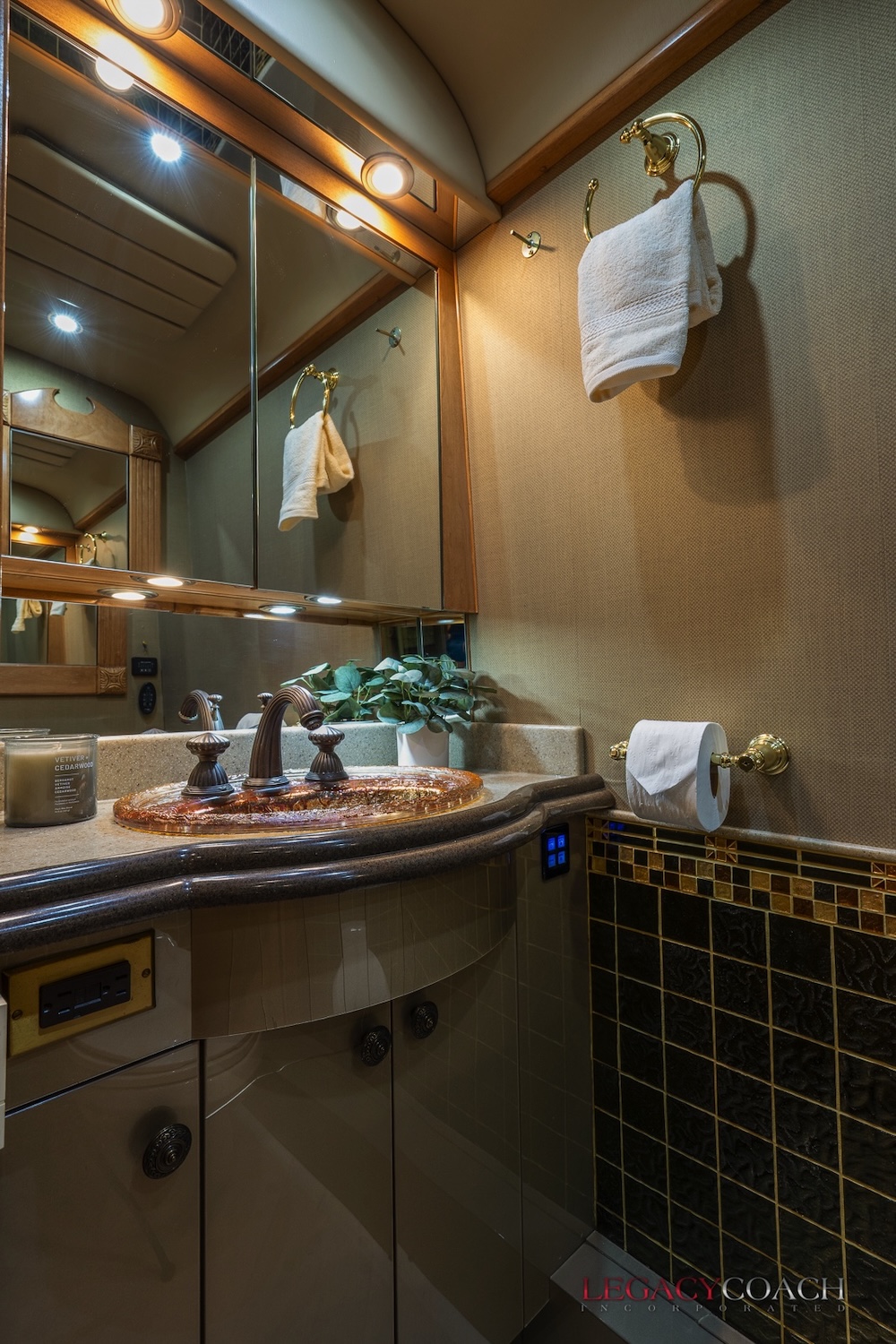 2006 Prevost Royale XLII For Sale
