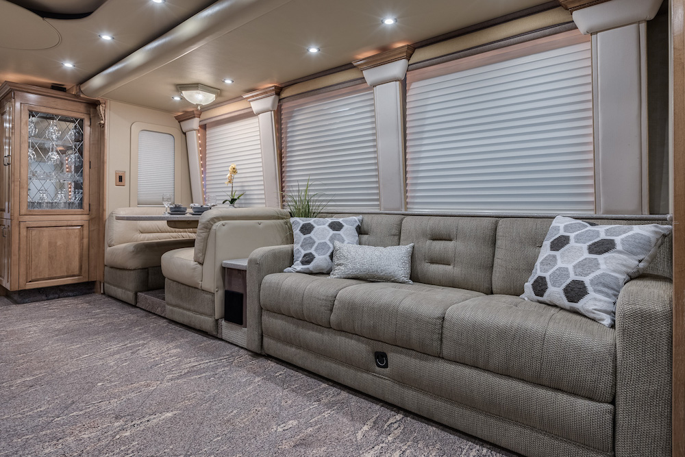 2006 Prevost Royale XLII For Sale