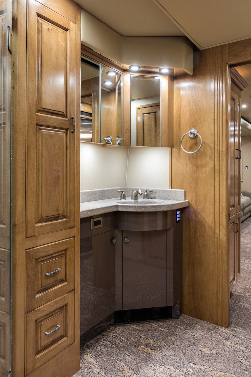 2006 Prevost Royale XLII For Sale