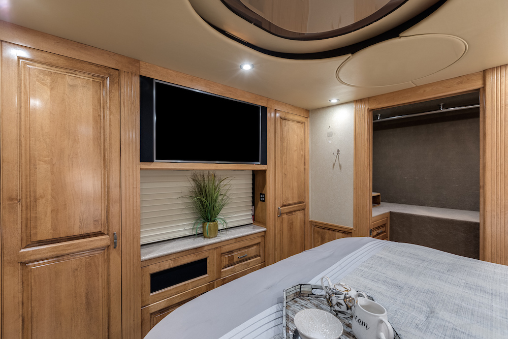 2006 Prevost Royale XLII For Sale