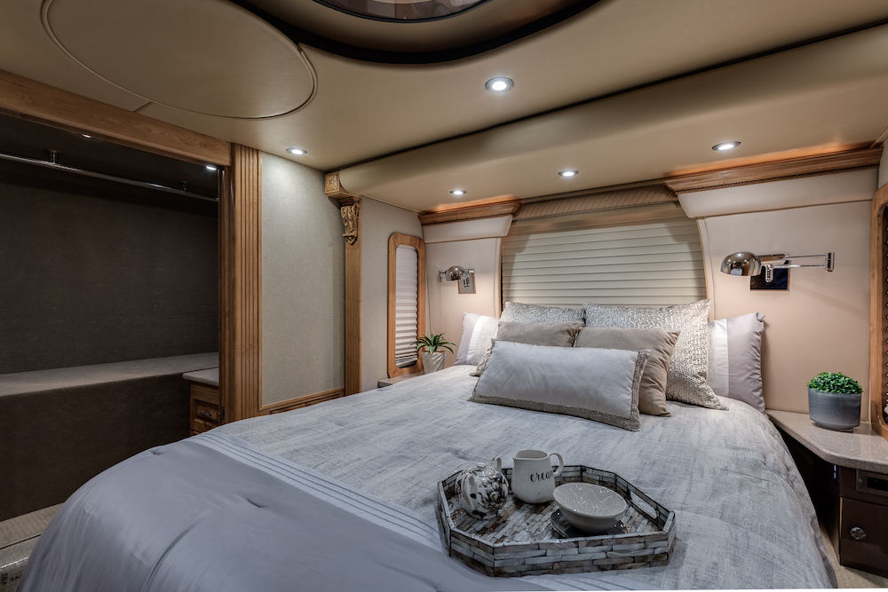 2006 Prevost Royale XLII For Sale