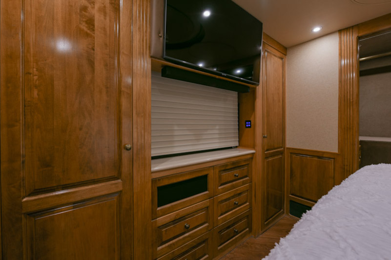 2006 Prevost Royale XLII  For Sale