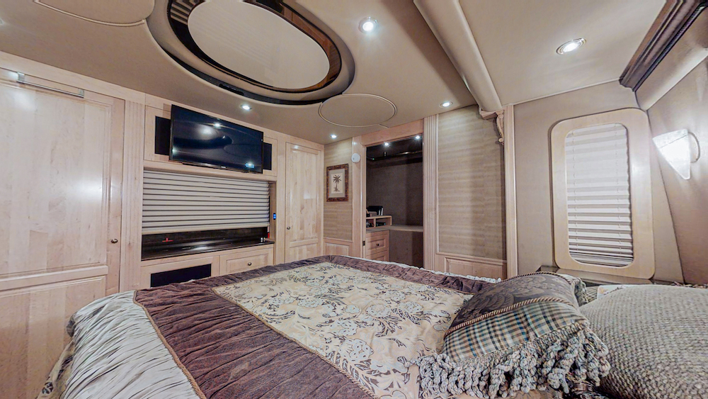 2006 Prevost Royale XLII For Sale