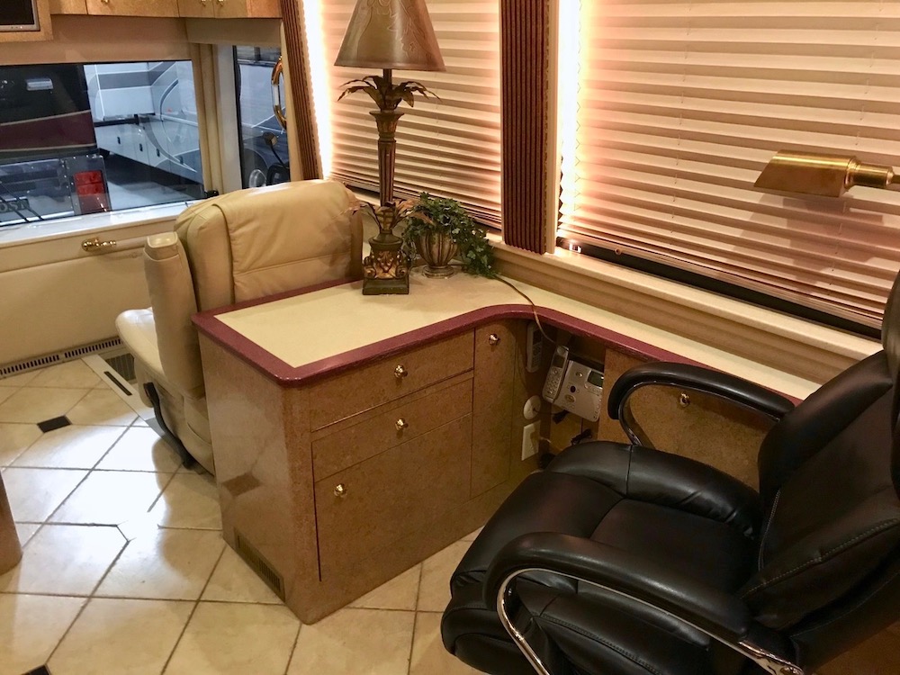 2006 Prevost Thompson XLII For Sale