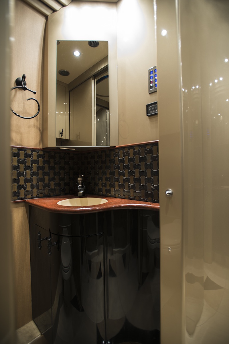 2007 Prevost Country Coach XLII  For Sale