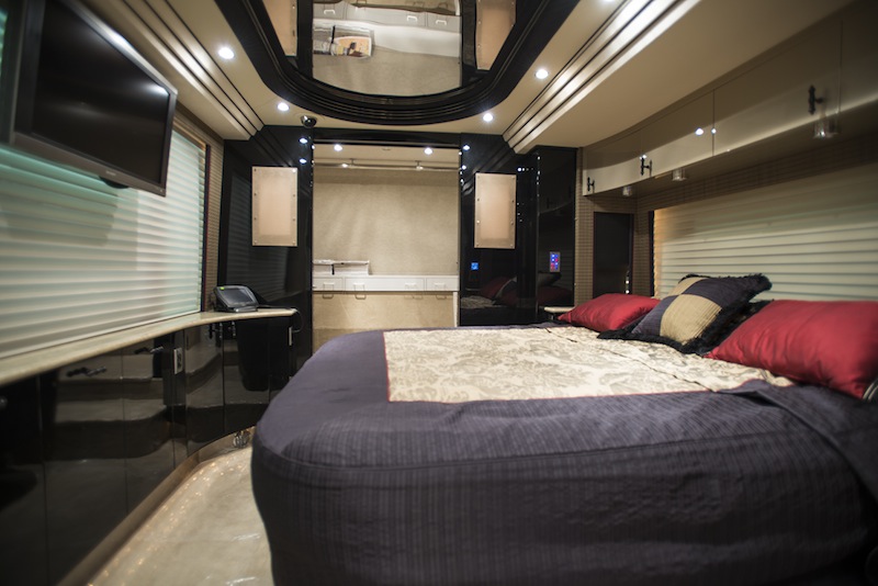 2007 Prevost Country Coach XLII  For Sale