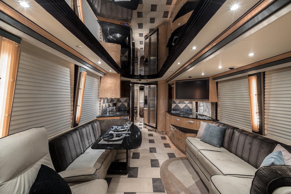 2007 Prevost Country Coach XLII For Sale