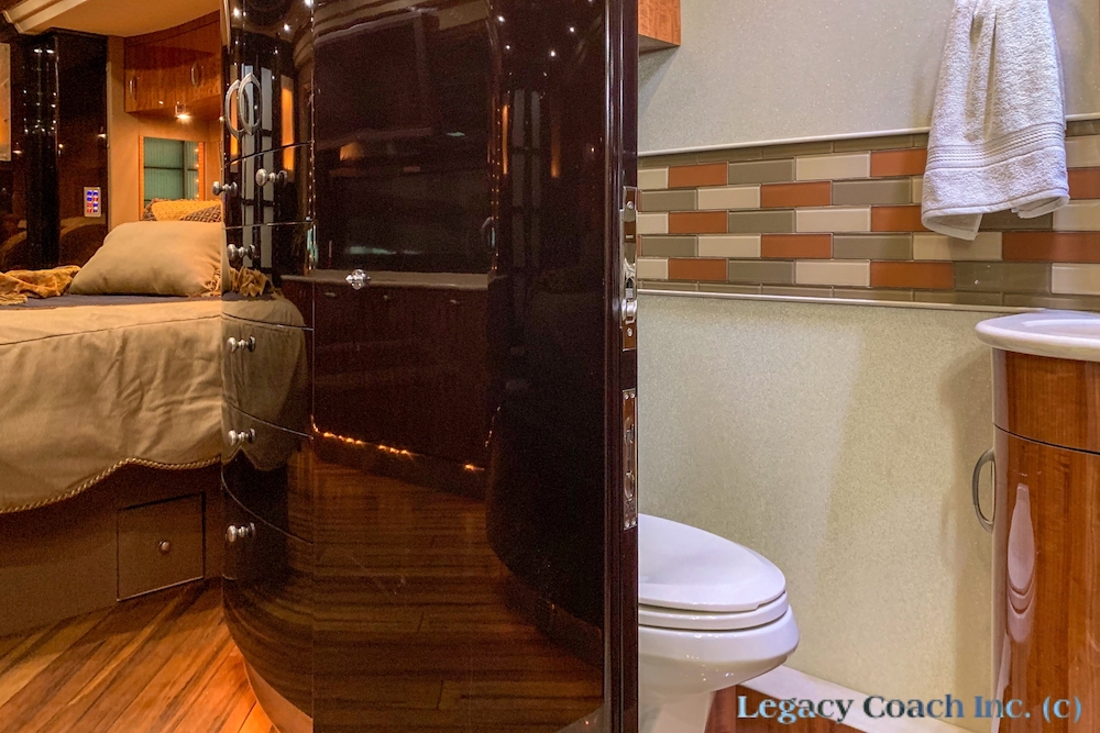 2007 Prevost Country Coach XLII For Sale