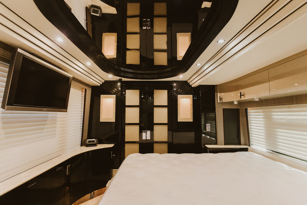 2007 Prevost Country Coach For Sale