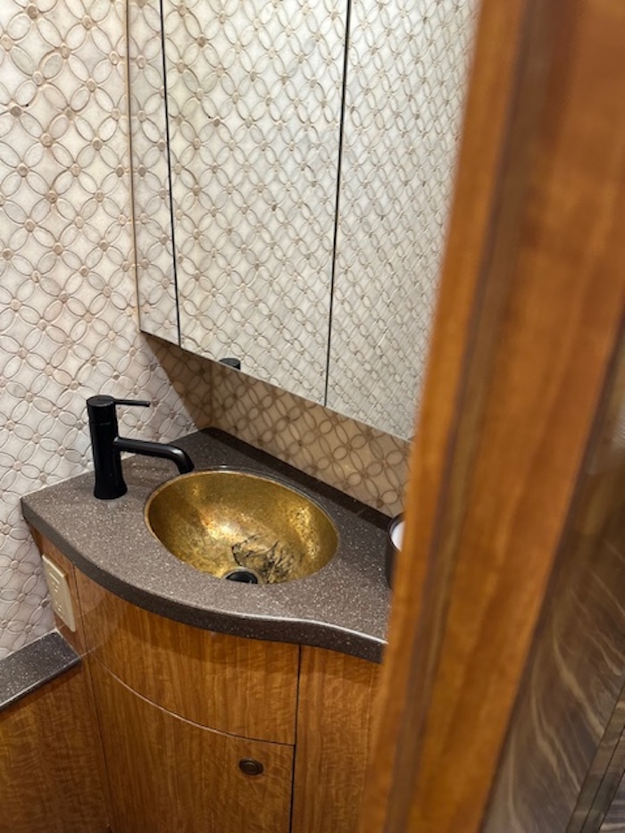 2007 Prevost Featherlite H3-45 For Sale