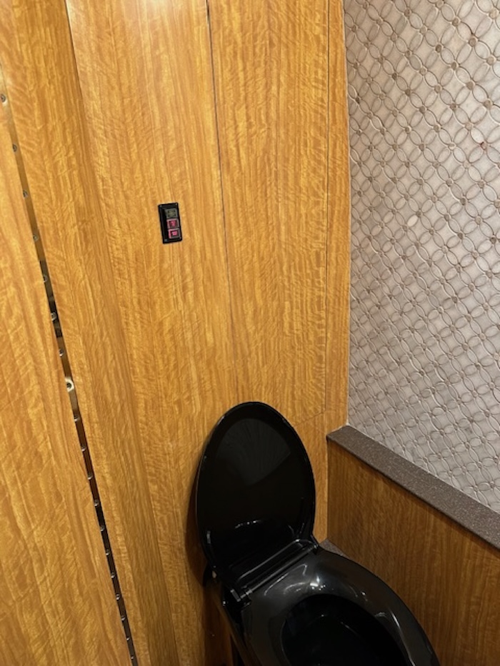 2007 Prevost Featherlite H3-45 For Sale