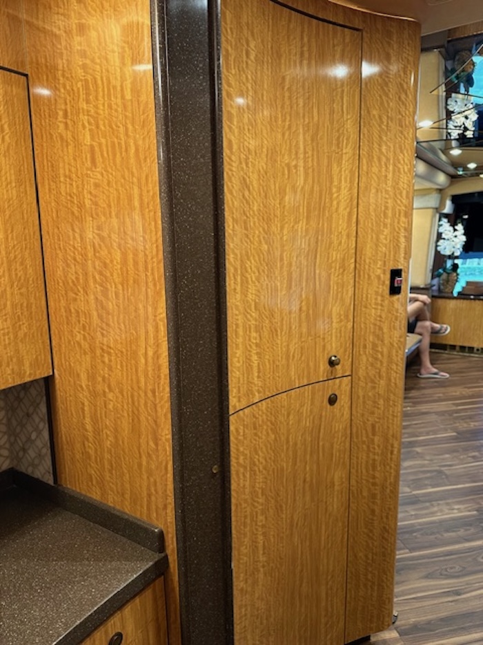 2007 Prevost Featherlite H3-45 For Sale