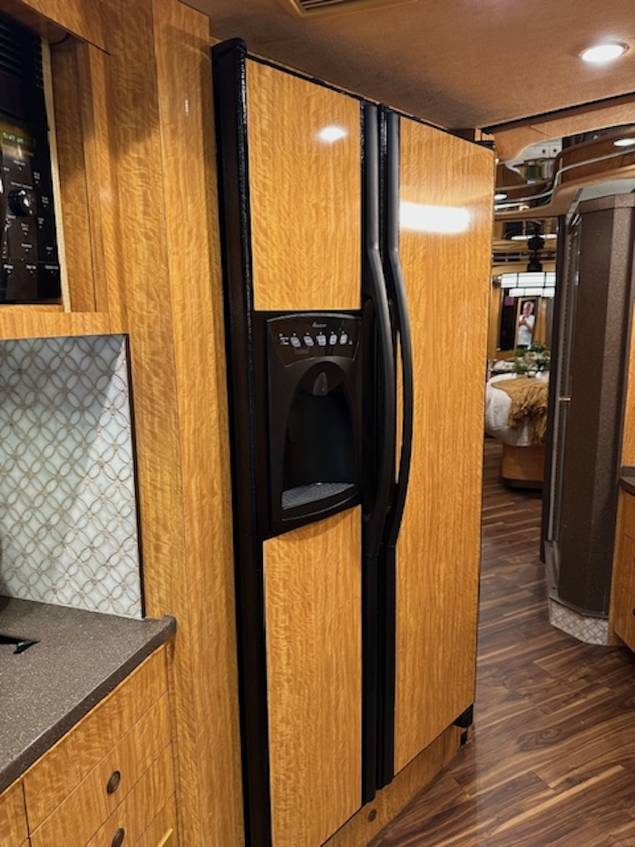 2007 Prevost Featherlite H3-45 For Sale