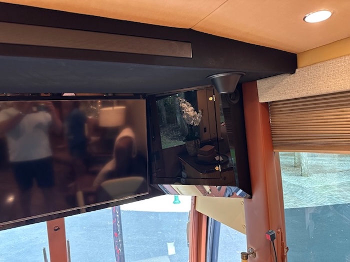 2007 Prevost Featherlite H3-45 For Sale