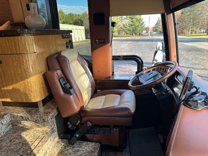 2007 Prevost Featherlite H3-45 For Sale