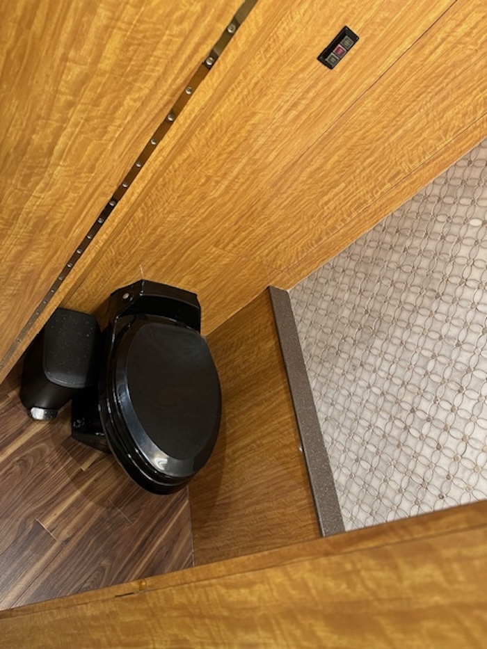 2007 Prevost Featherlite H3-45 For Sale