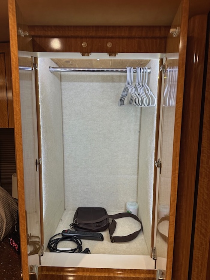 2007 Prevost Featherlite H3-45 For Sale