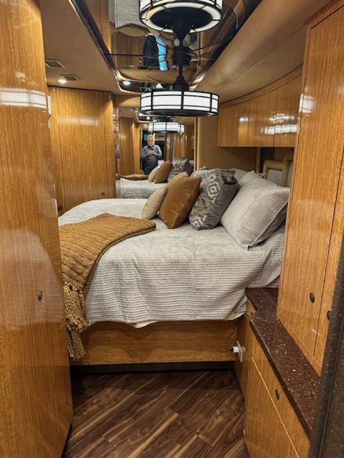 2007 Prevost Featherlite H3-45 For Sale