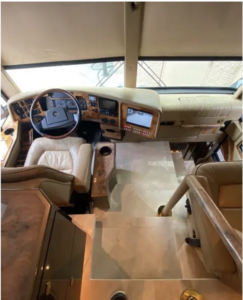 2007 Prevost Featherlite H3-45 For Sale