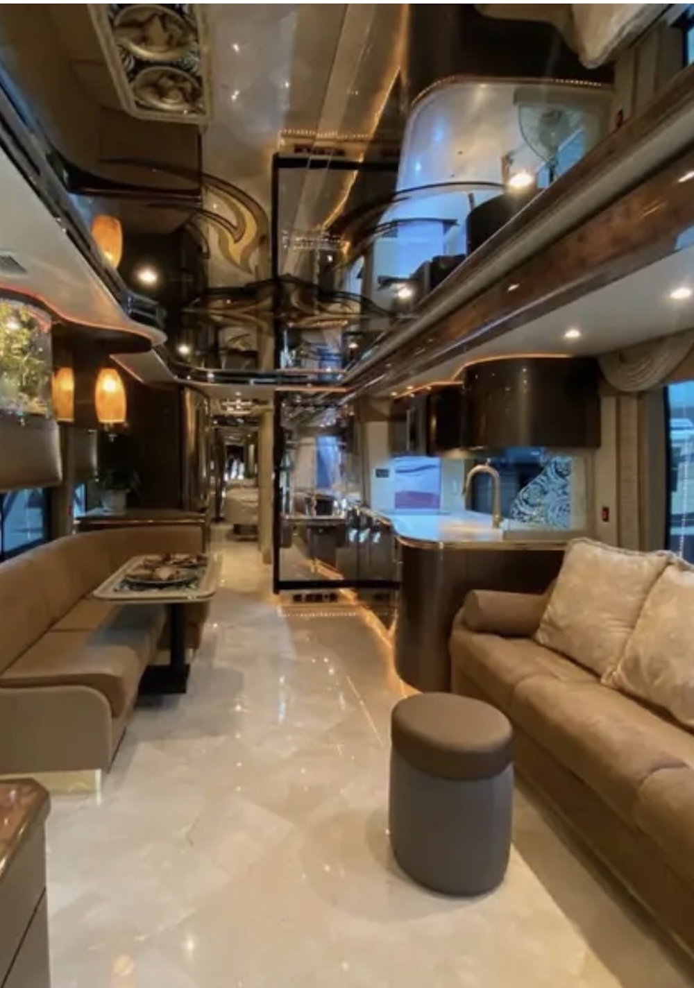 2007 Prevost Featherlite H3-45 For Sale