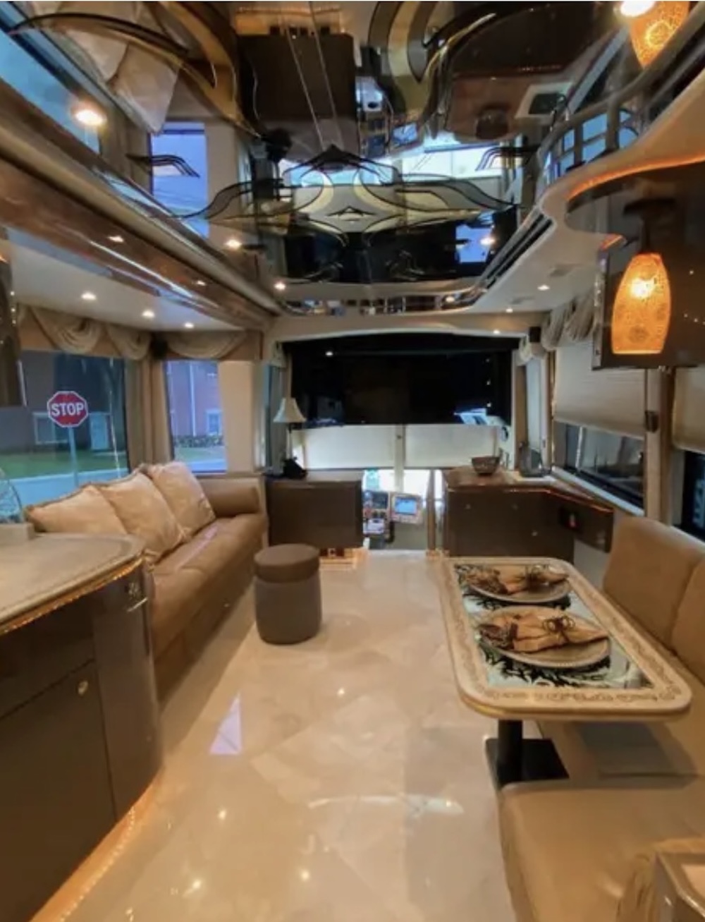 2007 Prevost Featherlite H3-45 For Sale