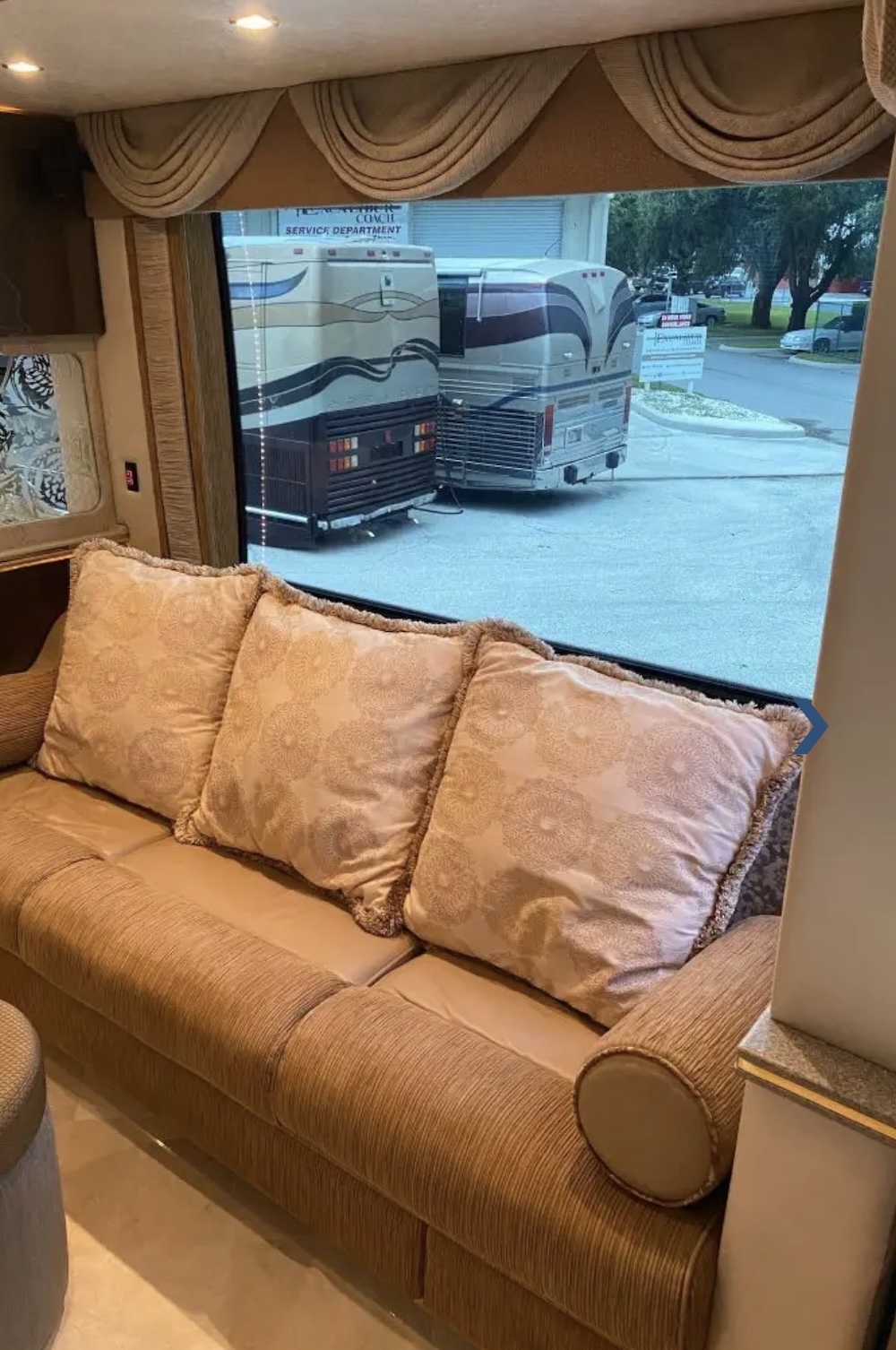 2007 Prevost Featherlite H3-45 For Sale