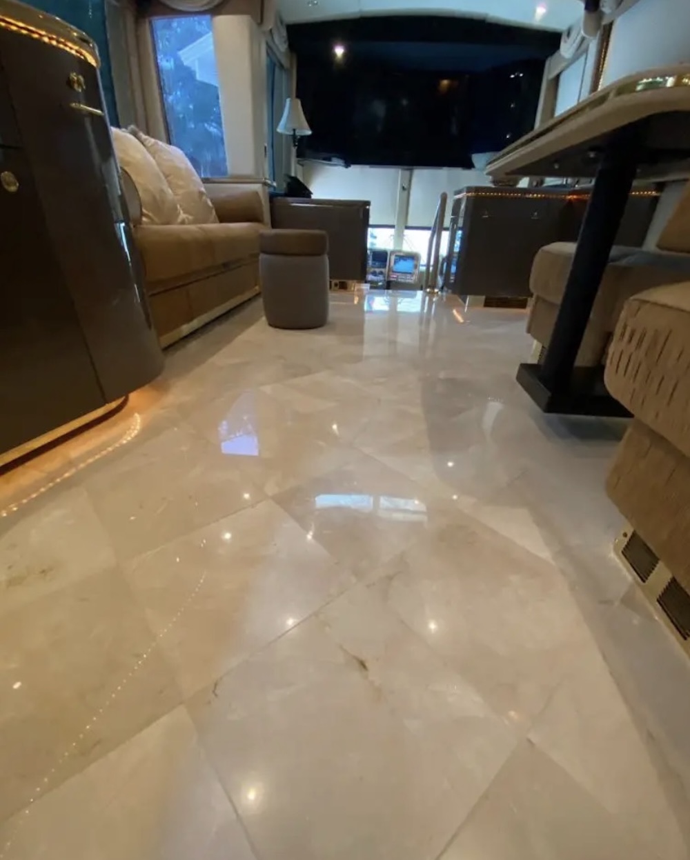 2007 Prevost Featherlite H3-45 For Sale