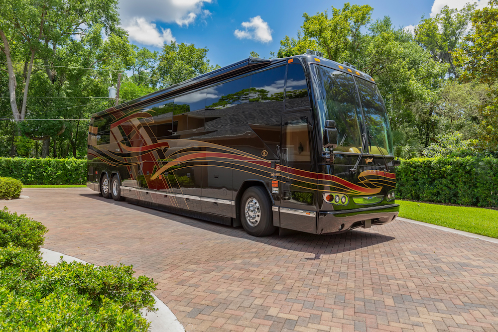 2007 Prevost Featherlite H3-45 For Sale