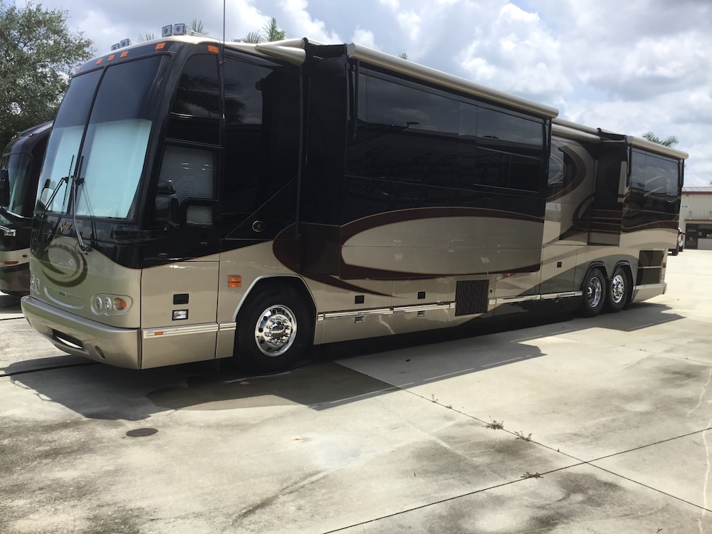 2007 Prevost Featherlite H3-45 For Sale