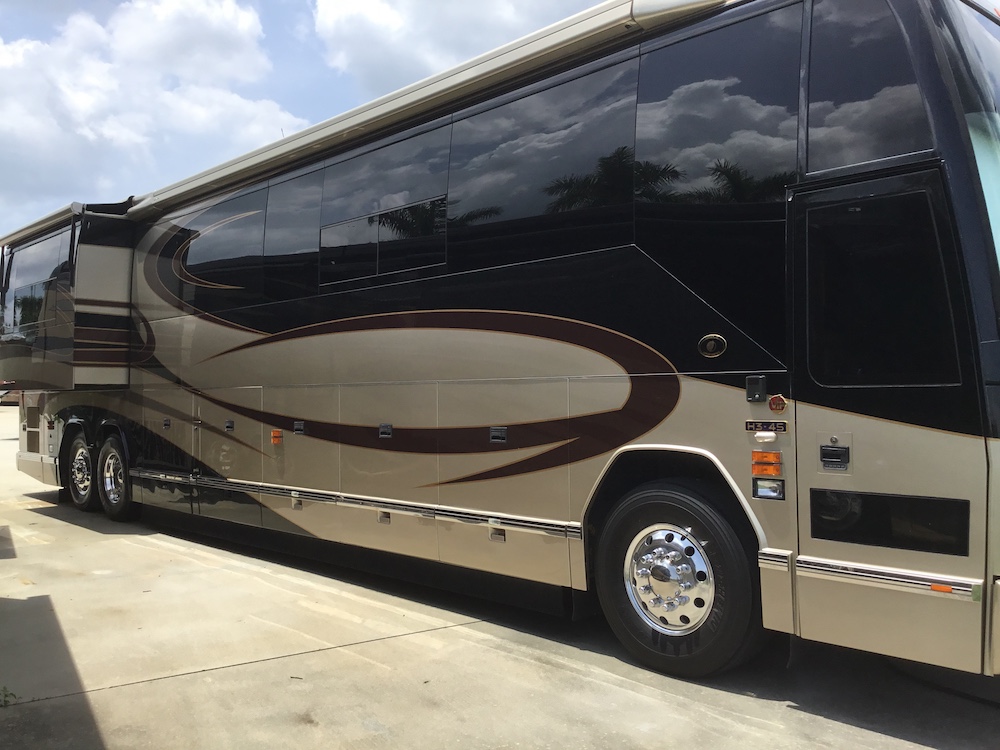 2007 Prevost Featherlite H3-45 For Sale