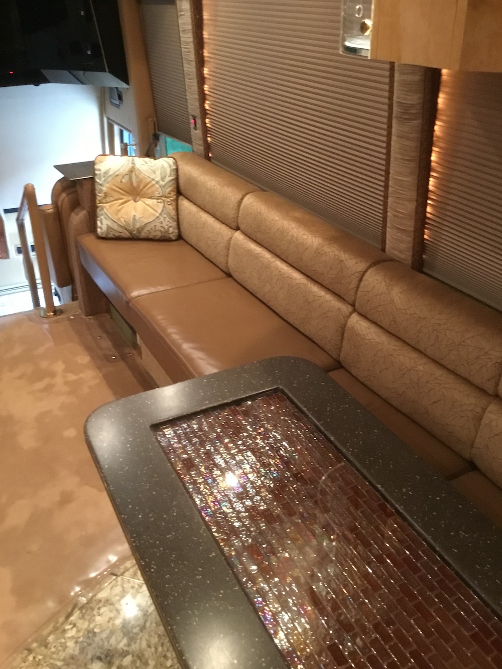 2007 Prevost Featherlite H3-45 For Sale