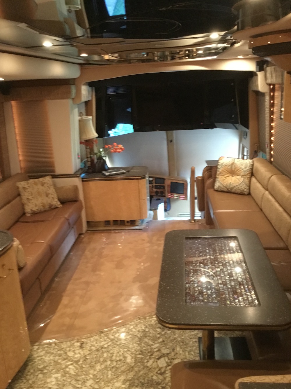 2007 Prevost Featherlite H3-45 For Sale