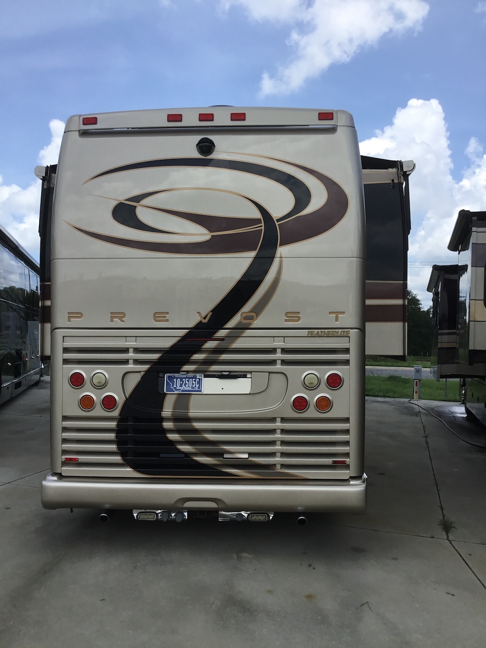 2007 Prevost Featherlite H3-45 For Sale