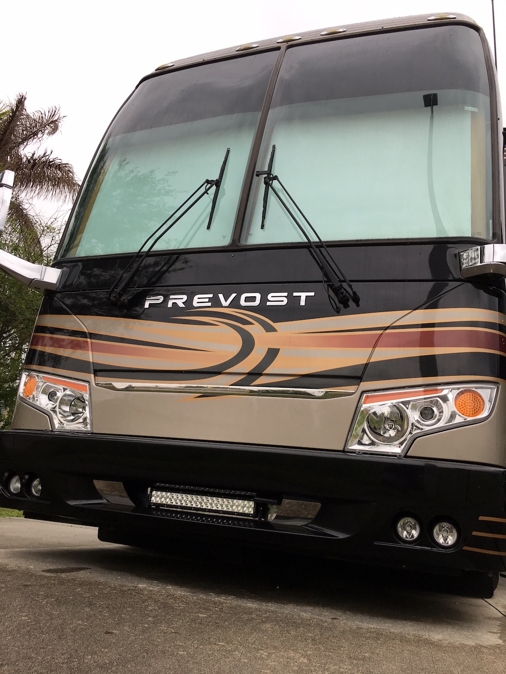 2007 Prevost Featherlite H3-45 For Sale