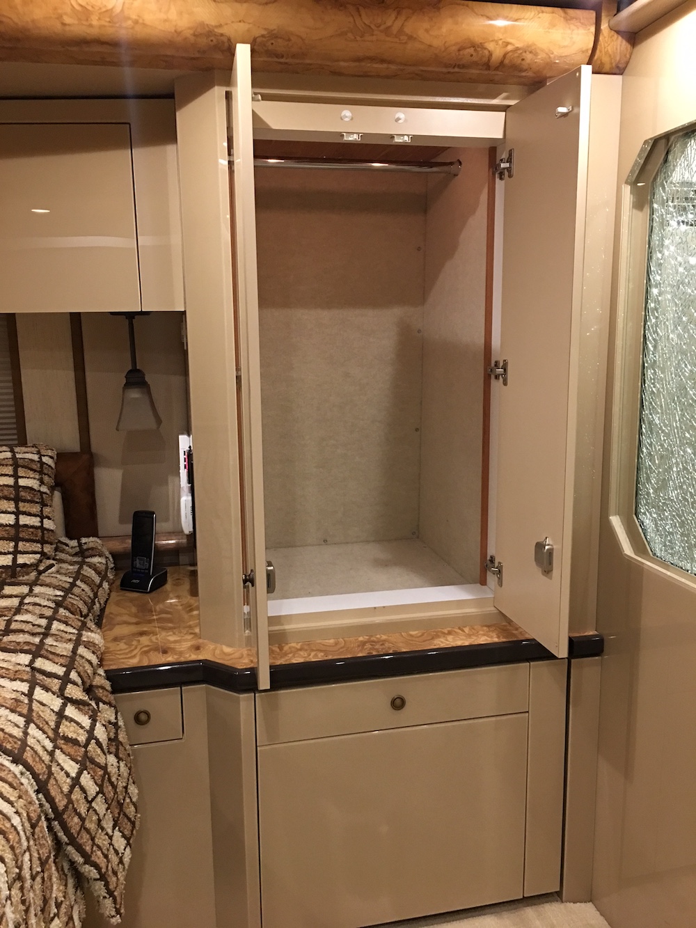 2007 Prevost Featherlite H3-45 For Sale