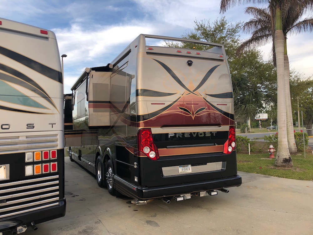 2007 Prevost Featherlite H3-45 For Sale