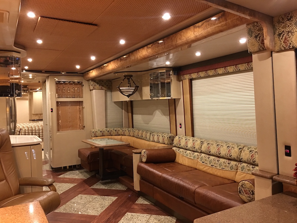 2007 Prevost Featherlite H3-45 For Sale