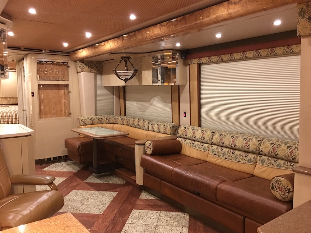 2007 Prevost Featherlite H3-45 For Sale