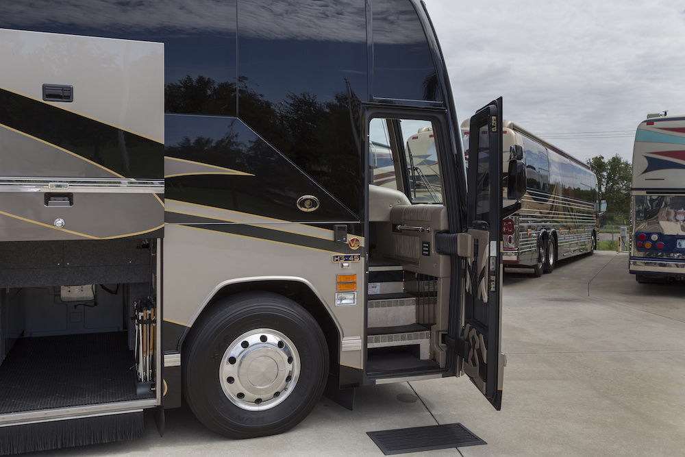 2007 Prevost Featherlite H3-45 For Sale