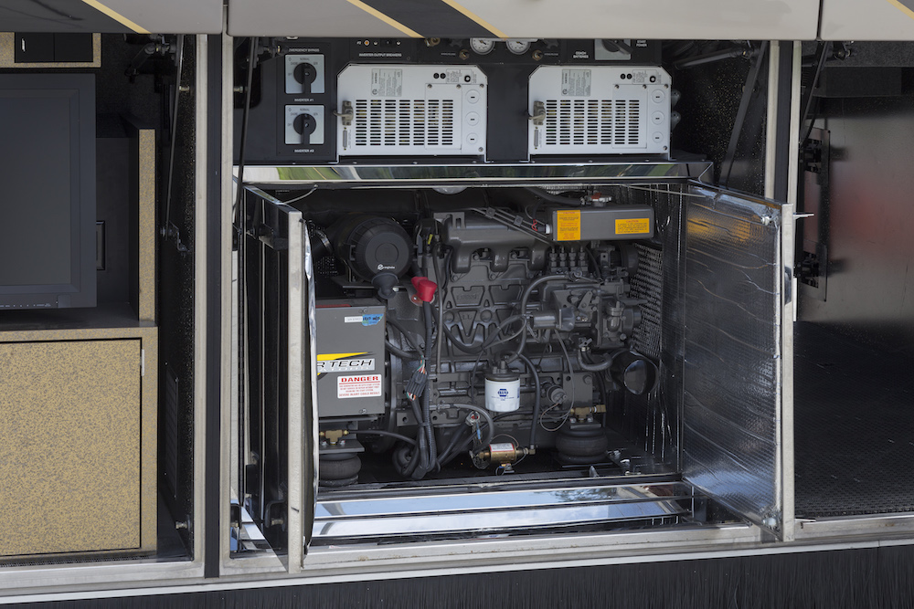2007 Prevost Featherlite H3-45 For Sale