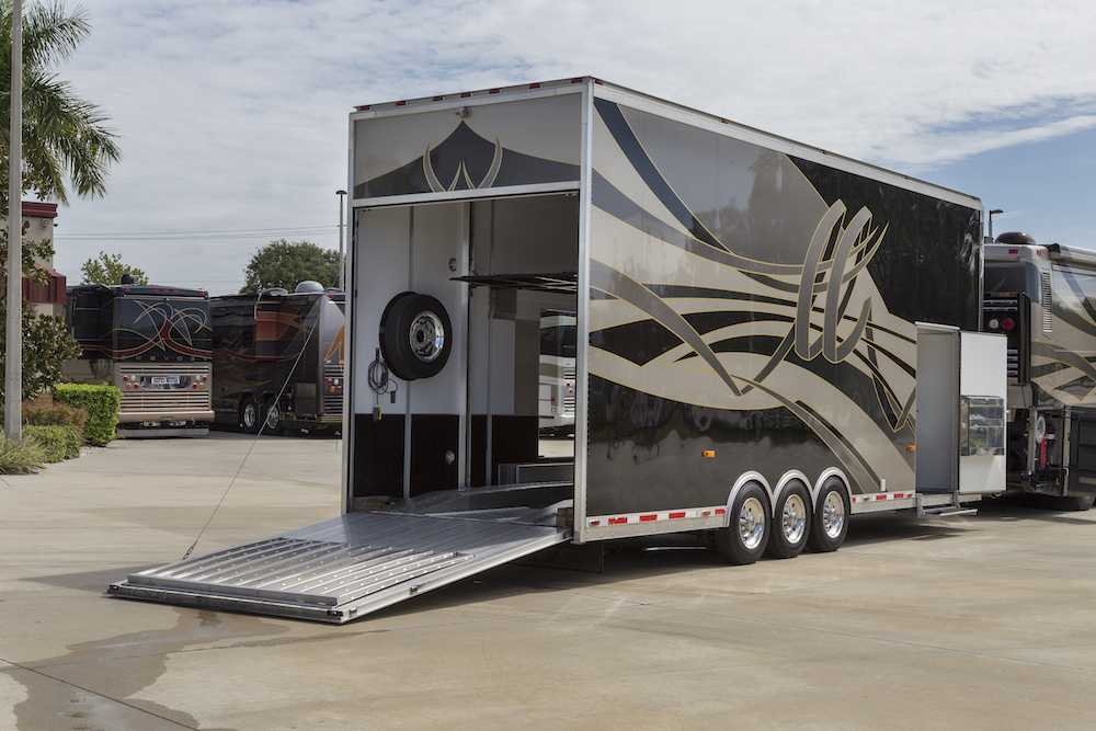 2007 Prevost Featherlite H3-45 For Sale