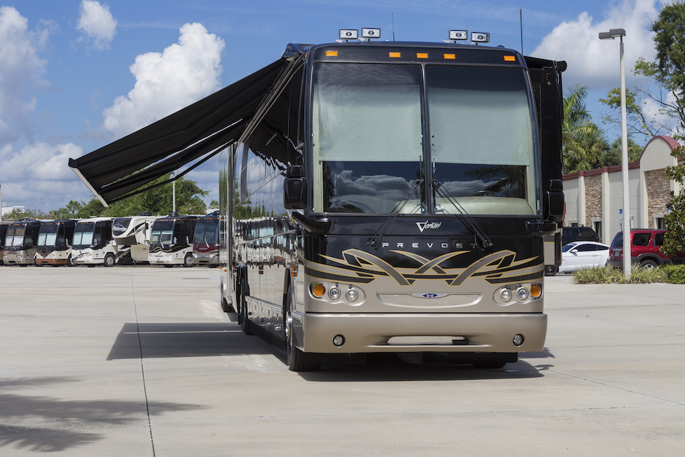 2007 Prevost Featherlite H3-45 For Sale